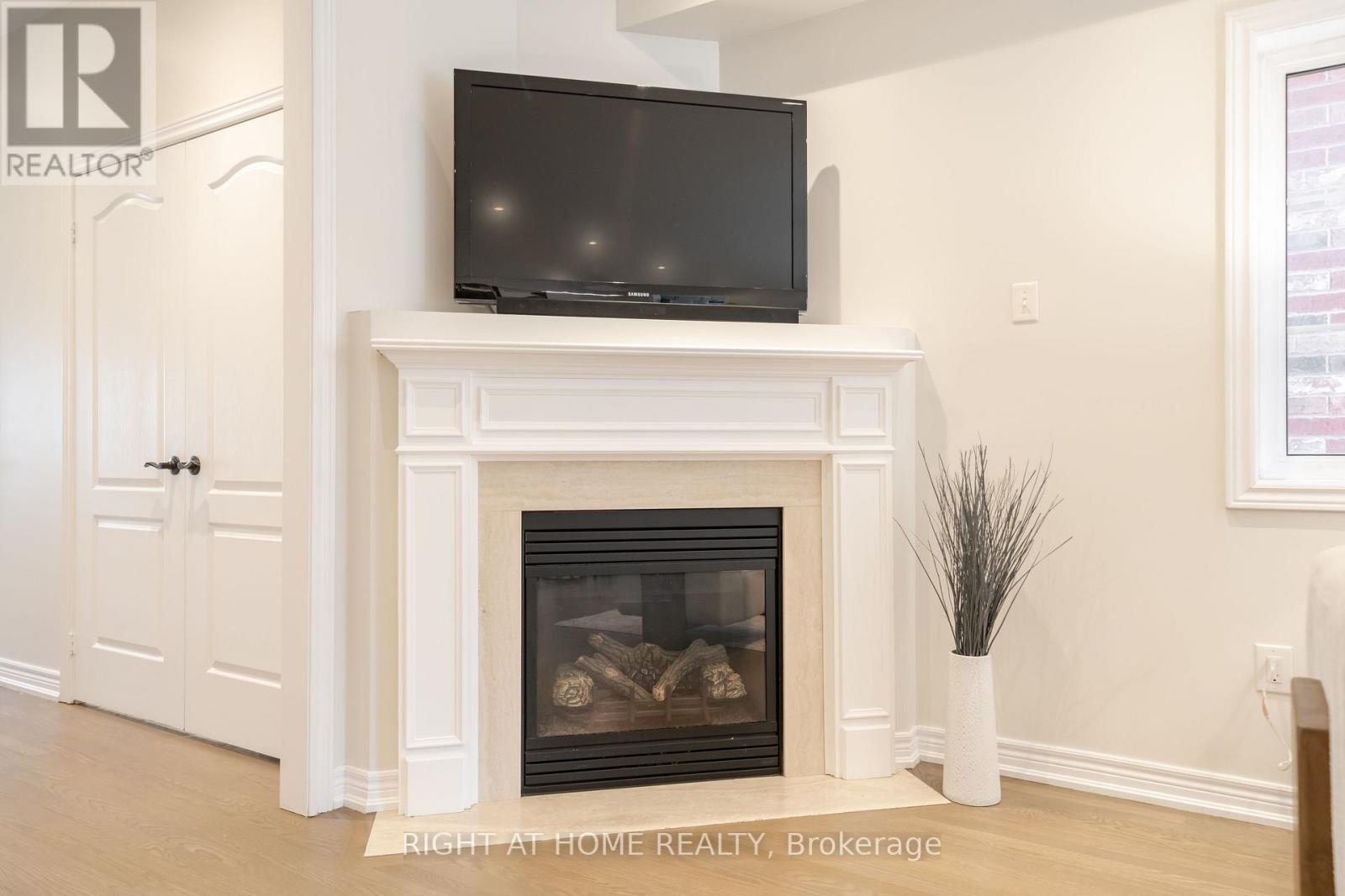 14 Lady Loretta Lane, Vaughan, Ontario  L6A 4G3 - Photo 11 - N12983158