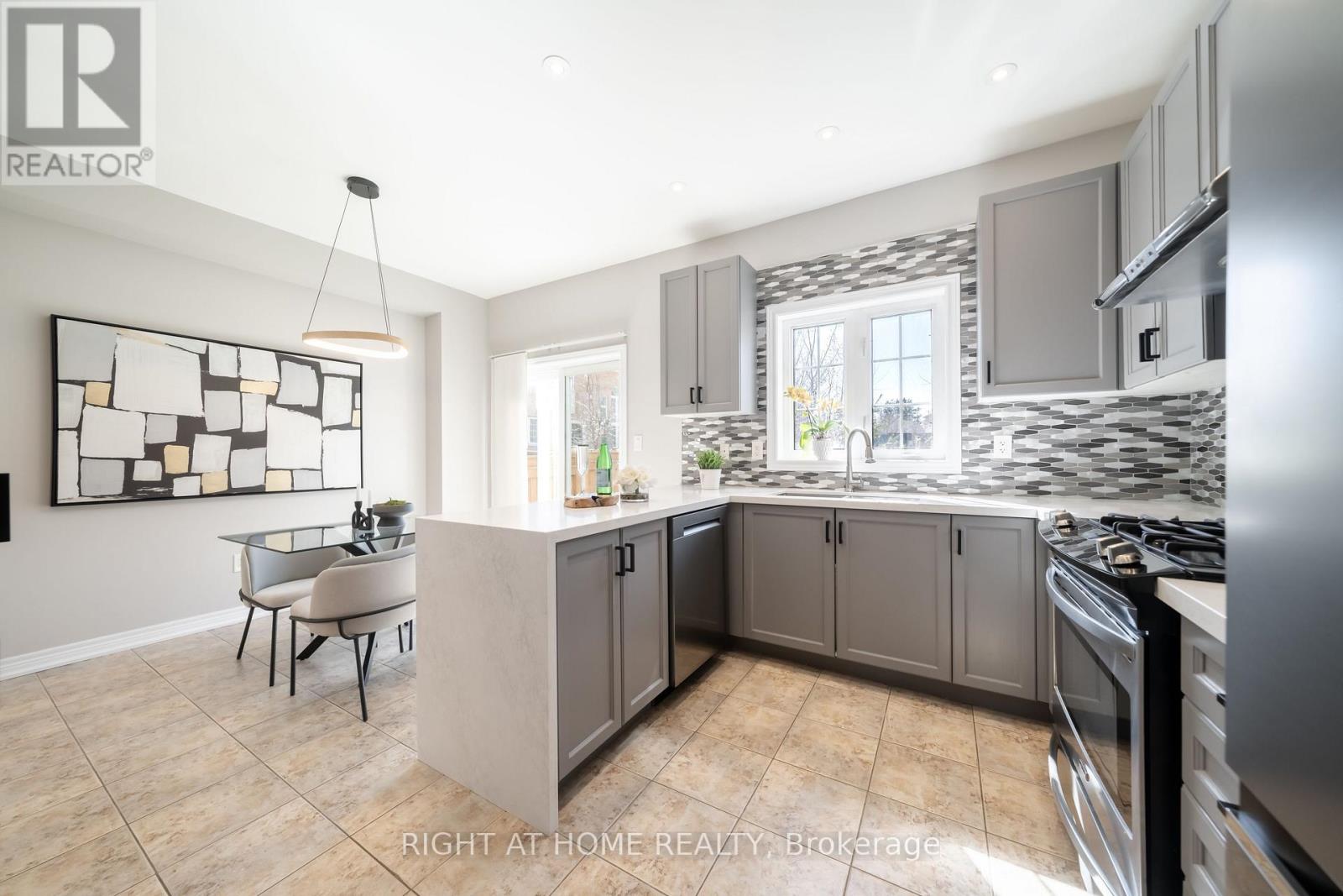 14 Lady Loretta Lane, Vaughan, Ontario  L6A 4G3 - Photo 18 - N12983158