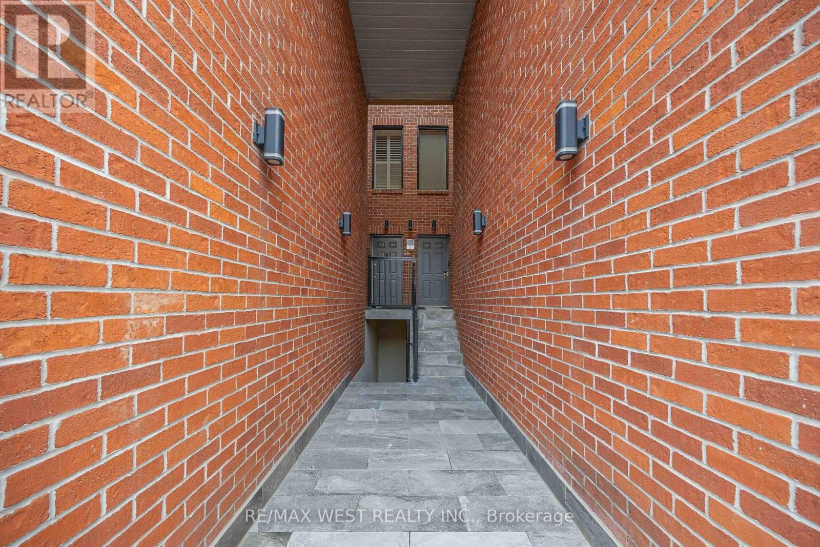 100 Arbors Lane, Vaughan, Ontario  L4L 7G4 - Photo 3 - N12983188