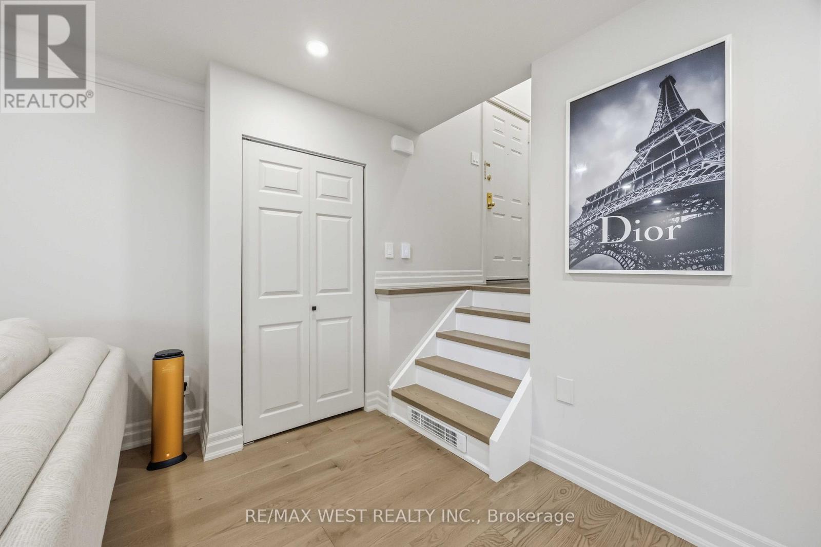 100 Arbors Lane, Vaughan, Ontario  L4L 7G4 - Photo 6 - N12983188