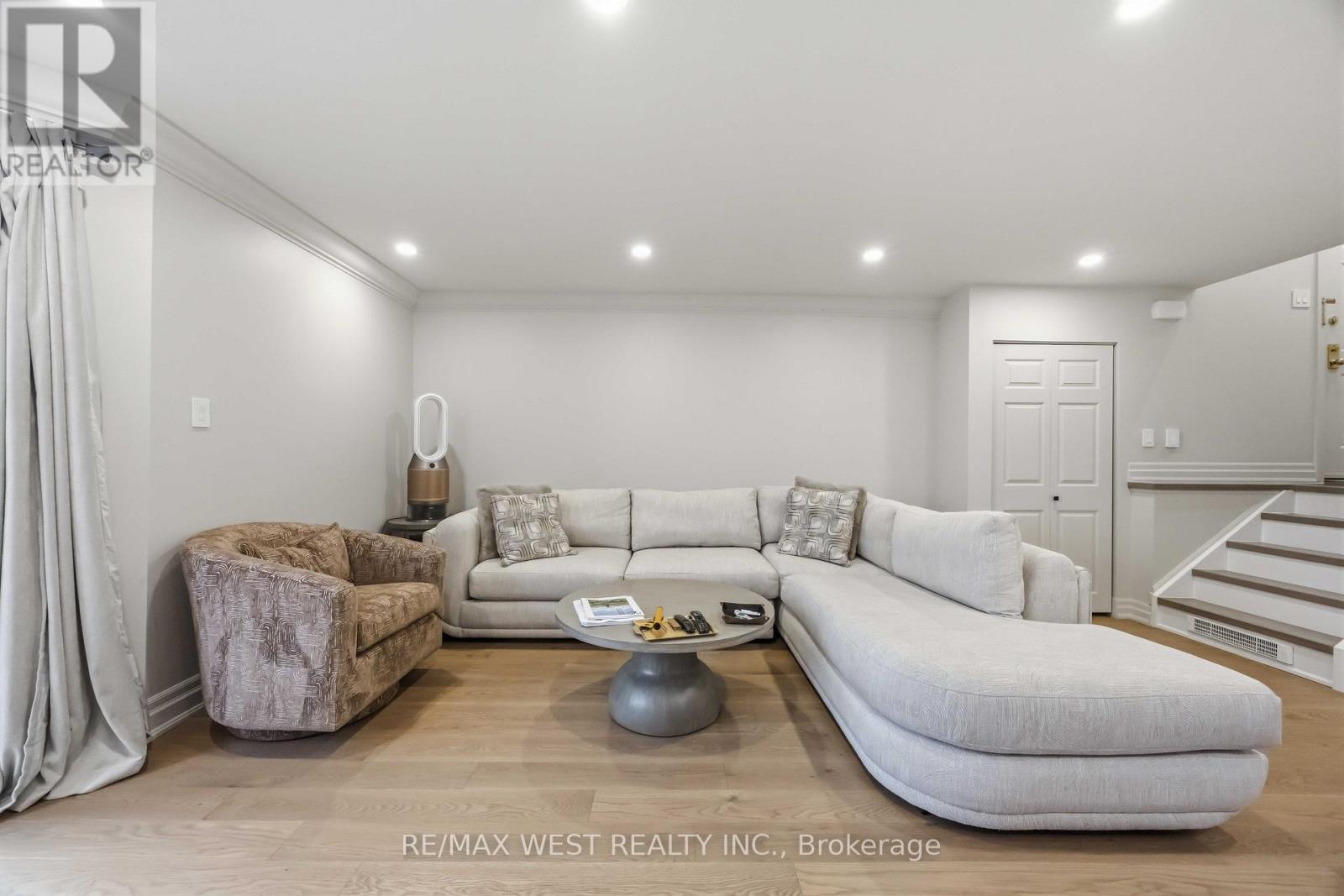 100 Arbors Lane, Vaughan, Ontario  L4L 7G4 - Photo 8 - N12983188