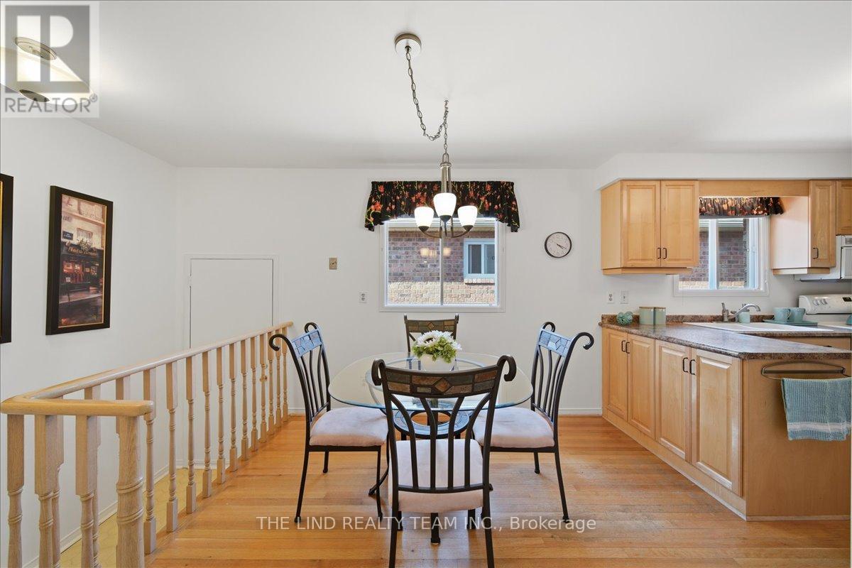 17 April Gardens, Aurora, Ontario  L4G 4R7 - Photo 15 - N12983200