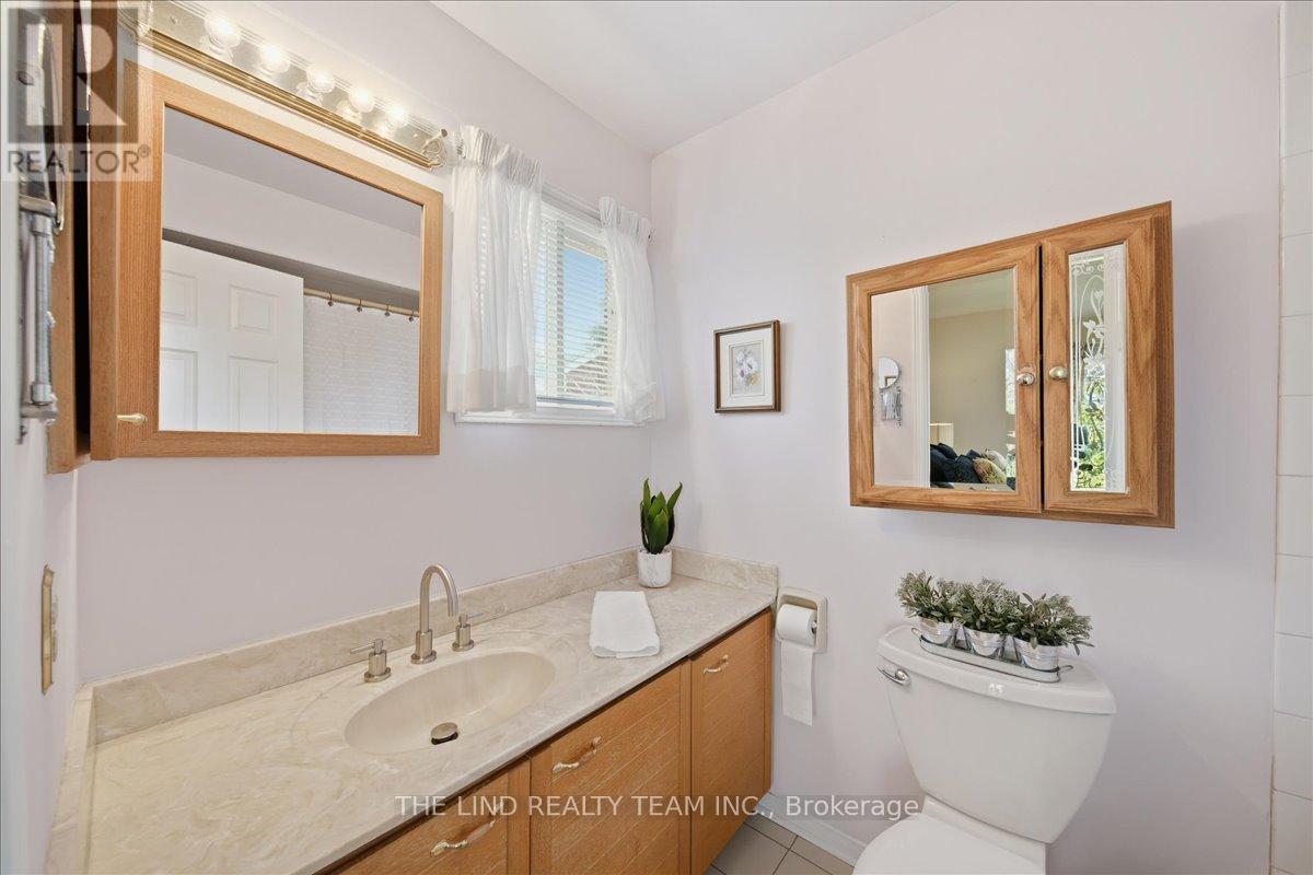 17 April Gardens, Aurora, Ontario  L4G 4R7 - Photo 19 - N12983200