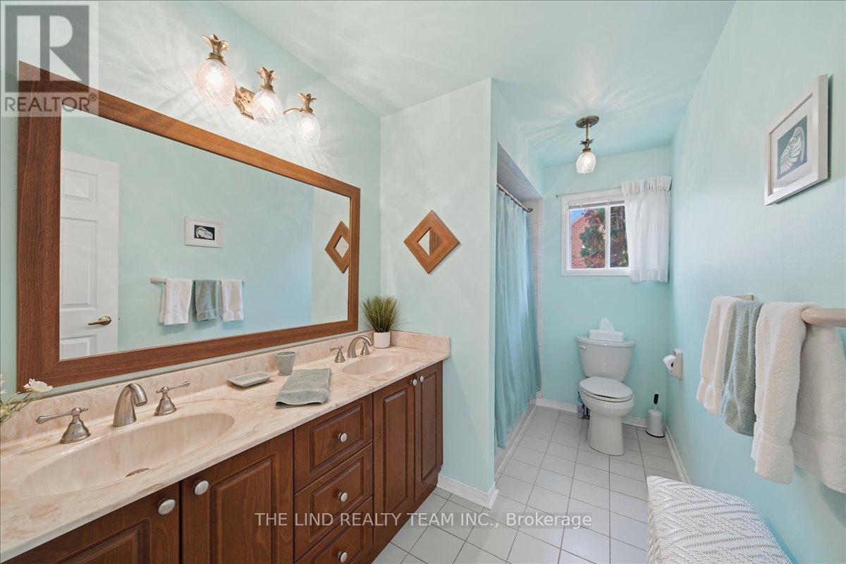 17 April Gardens, Aurora, Ontario  L4G 4R7 - Photo 22 - N12983200