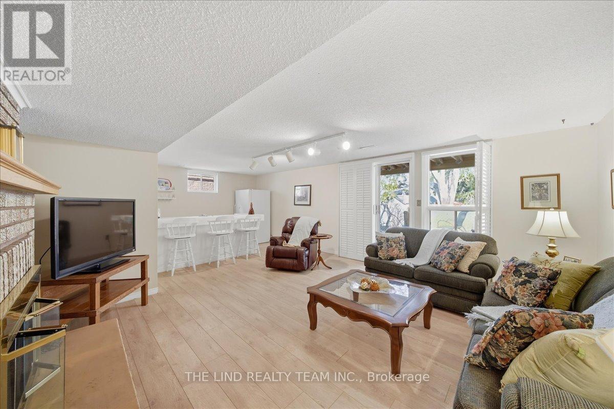 17 April Gardens, Aurora, Ontario  L4G 4R7 - Photo 26 - N12983200