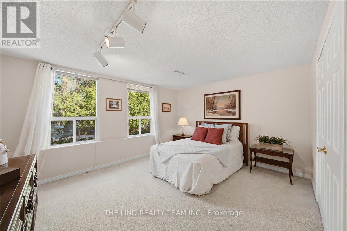 17 April Gardens, Aurora, Ontario  L4G 4R7 - Photo 32 - N12983200