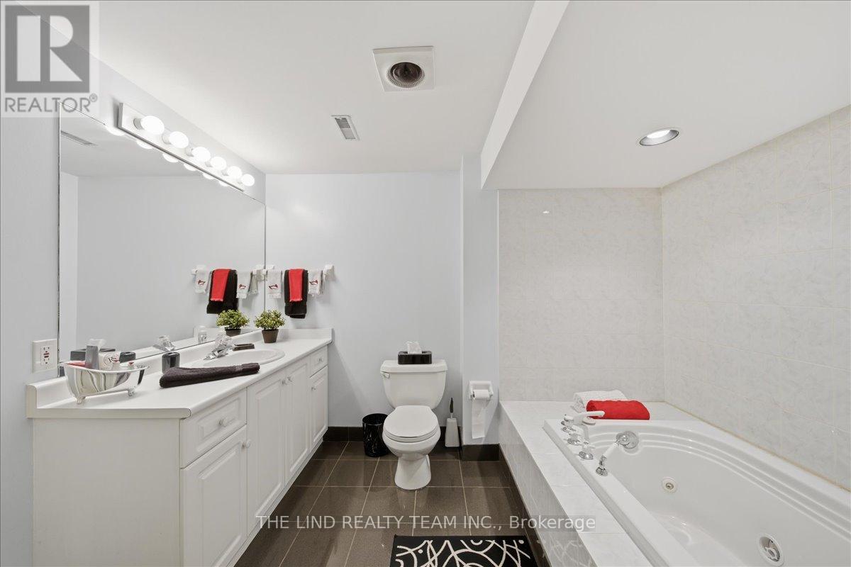 17 April Gardens, Aurora, Ontario  L4G 4R7 - Photo 33 - N12983200