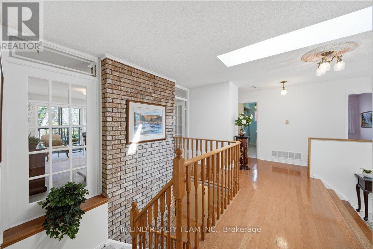 17 April Gardens, Aurora, Ontario  L4G 4R7 - Photo 6 - N12983200