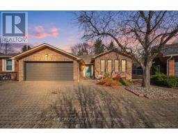 17 APRIL GARDENS, Aurora, Ontario