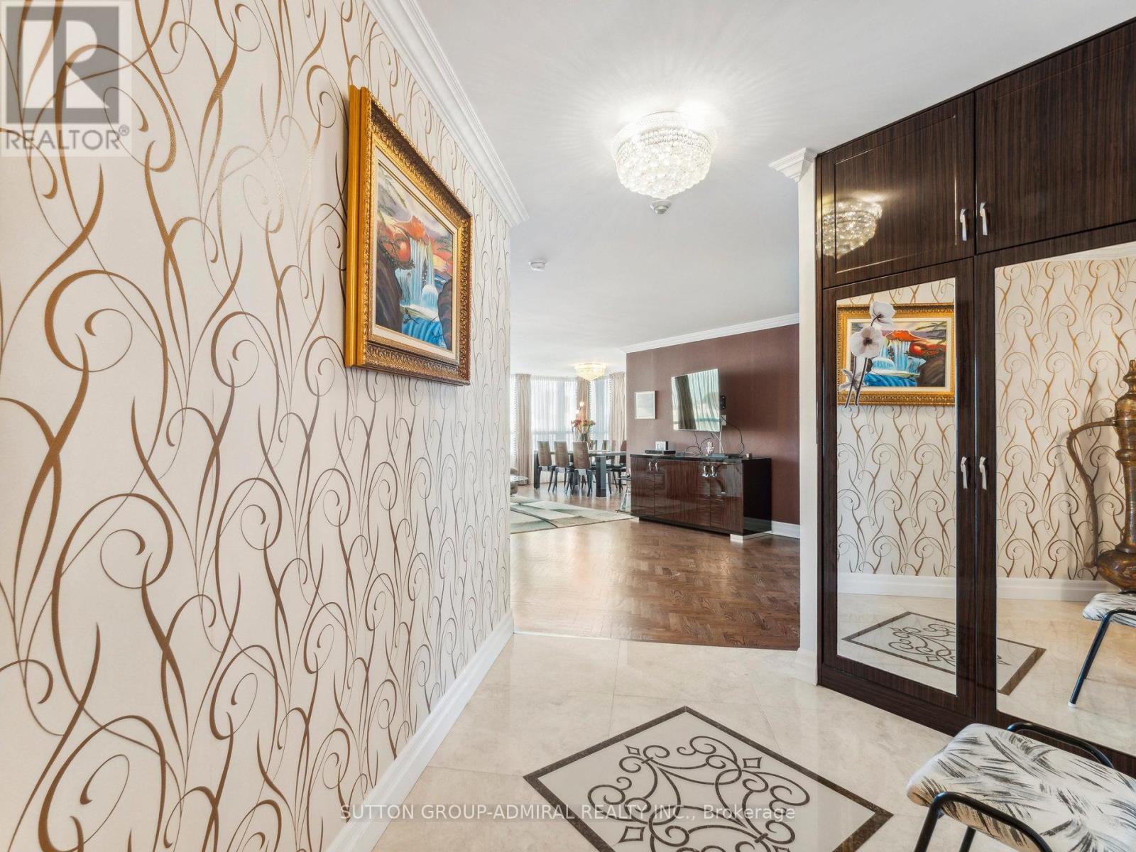 604 - 7 Townsgate Drive, Vaughan, Ontario  L4J 7Z9 - Photo 3 - N12983230