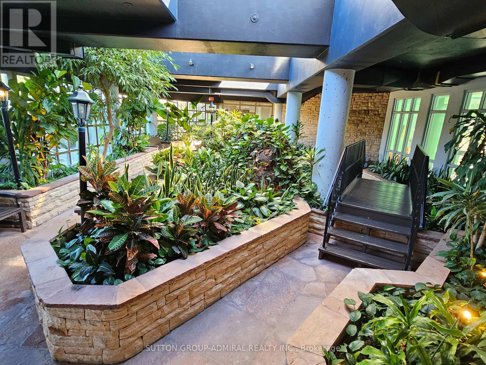 604 - 7 Townsgate Drive, Vaughan, Ontario  L4J 7Z9 - Photo 31 - N12983230