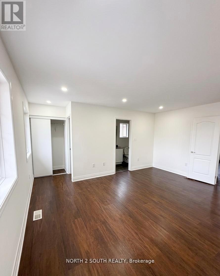 2271 Whitewood Crescent, Innisfil, Ontario  L9S 2B1 - Photo 8 - N12983258