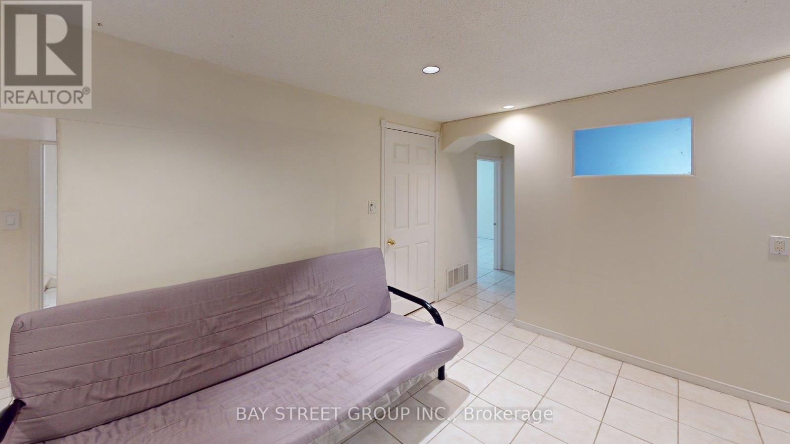 Basement - 36 Grandview Avenue, Markham, Ontario  L3T 1H2 - Photo 12 - N12983278