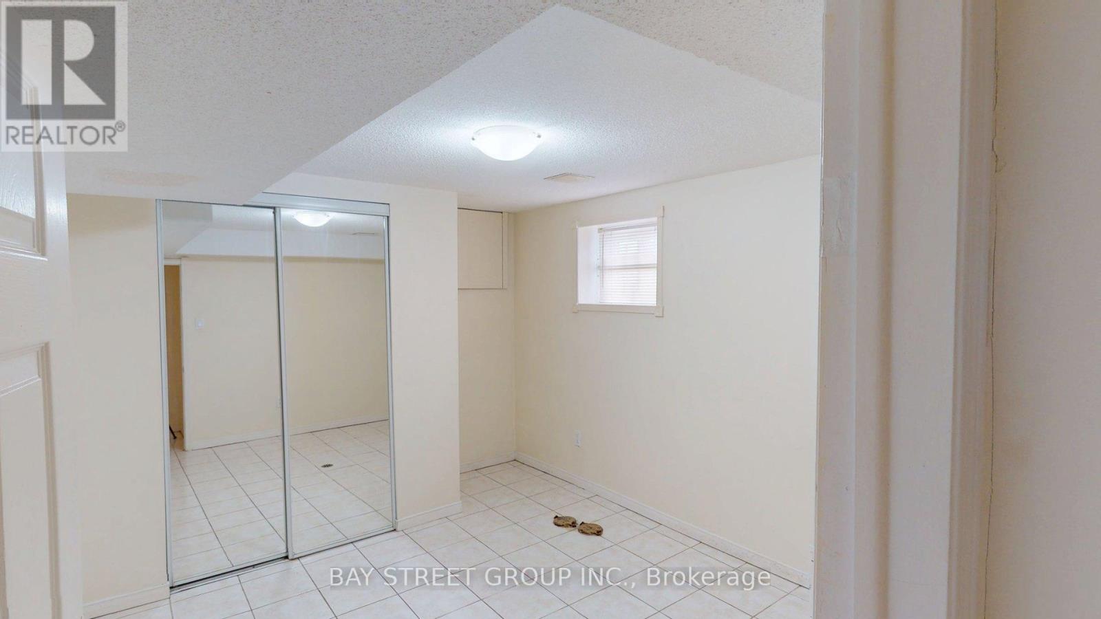 Basement - 36 Grandview Avenue, Markham, Ontario  L3T 1H2 - Photo 3 - N12983278