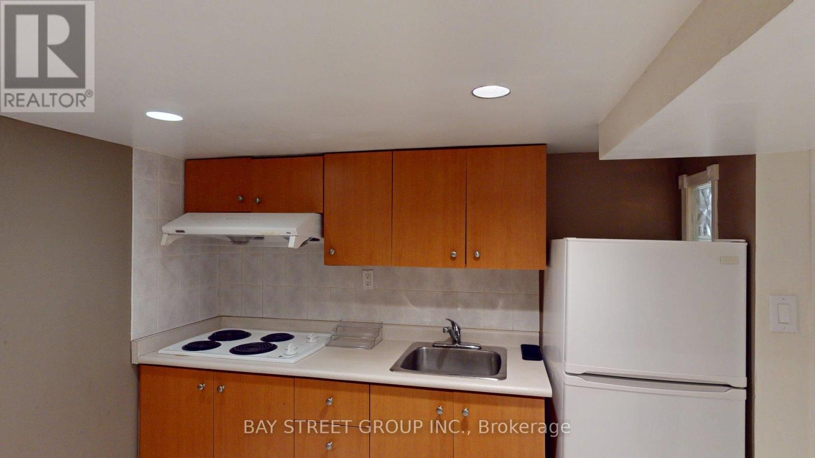 Basement - 36 Grandview Avenue, Markham, Ontario  L3T 1H2 - Photo 4 - N12983278