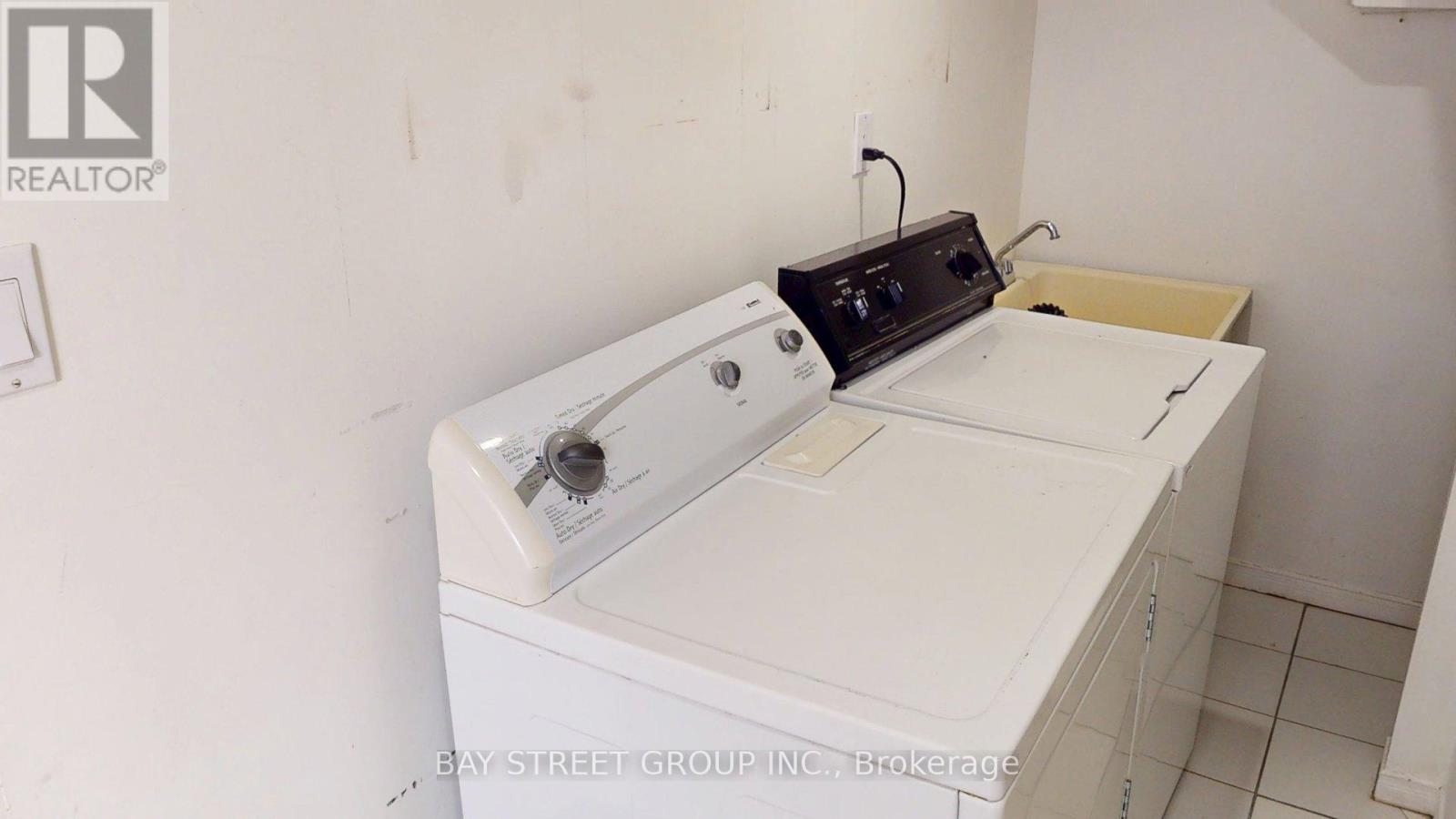 Basement - 36 Grandview Avenue, Markham, Ontario  L3T 1H2 - Photo 5 - N12983278