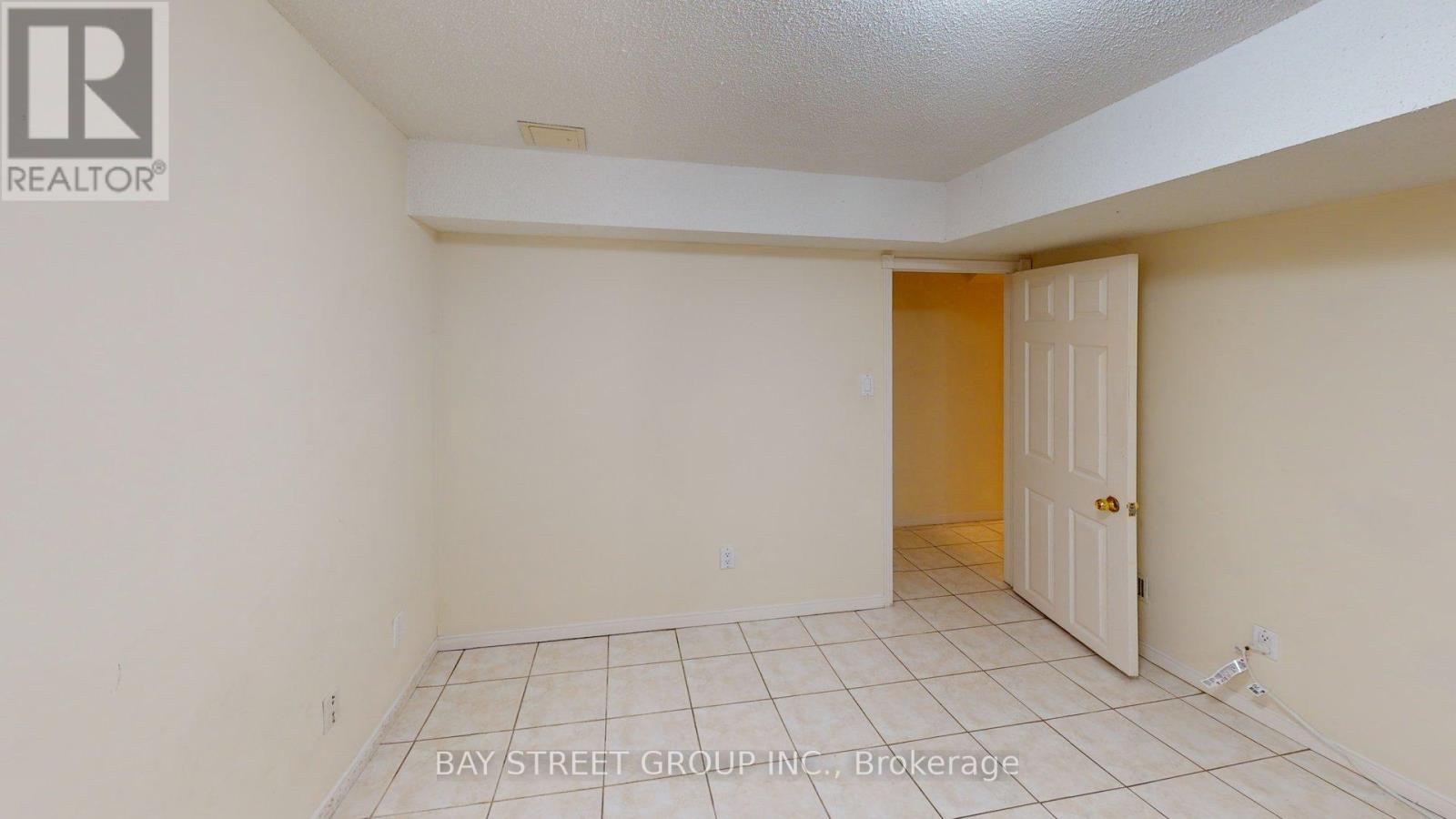 Basement - 36 Grandview Avenue, Markham, Ontario  L3T 1H2 - Photo 9 - N12983278