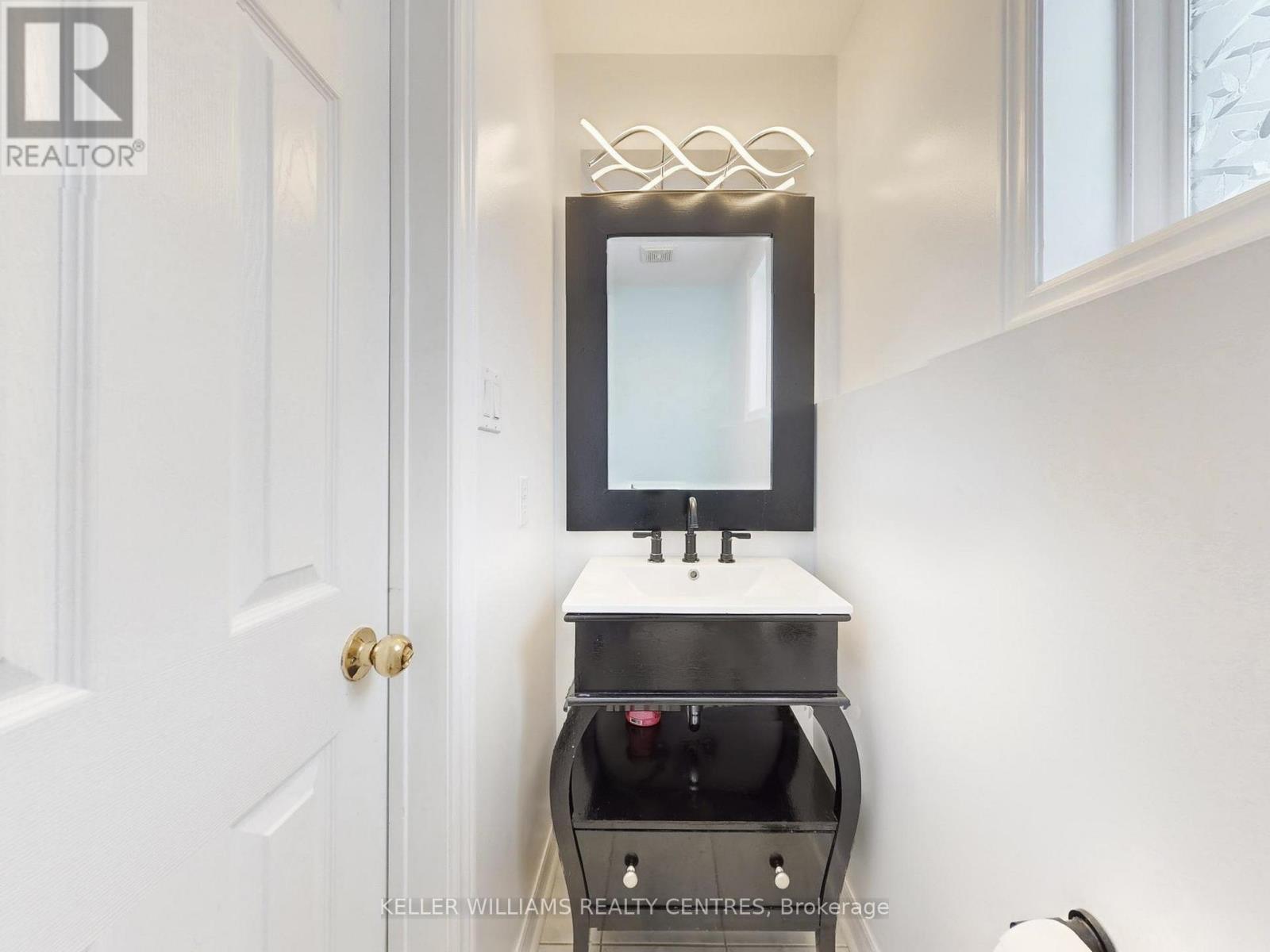 19 Thrushwood Drive, Barrie, Ontario  L4N 0Z1 - Photo 16 - S12982996