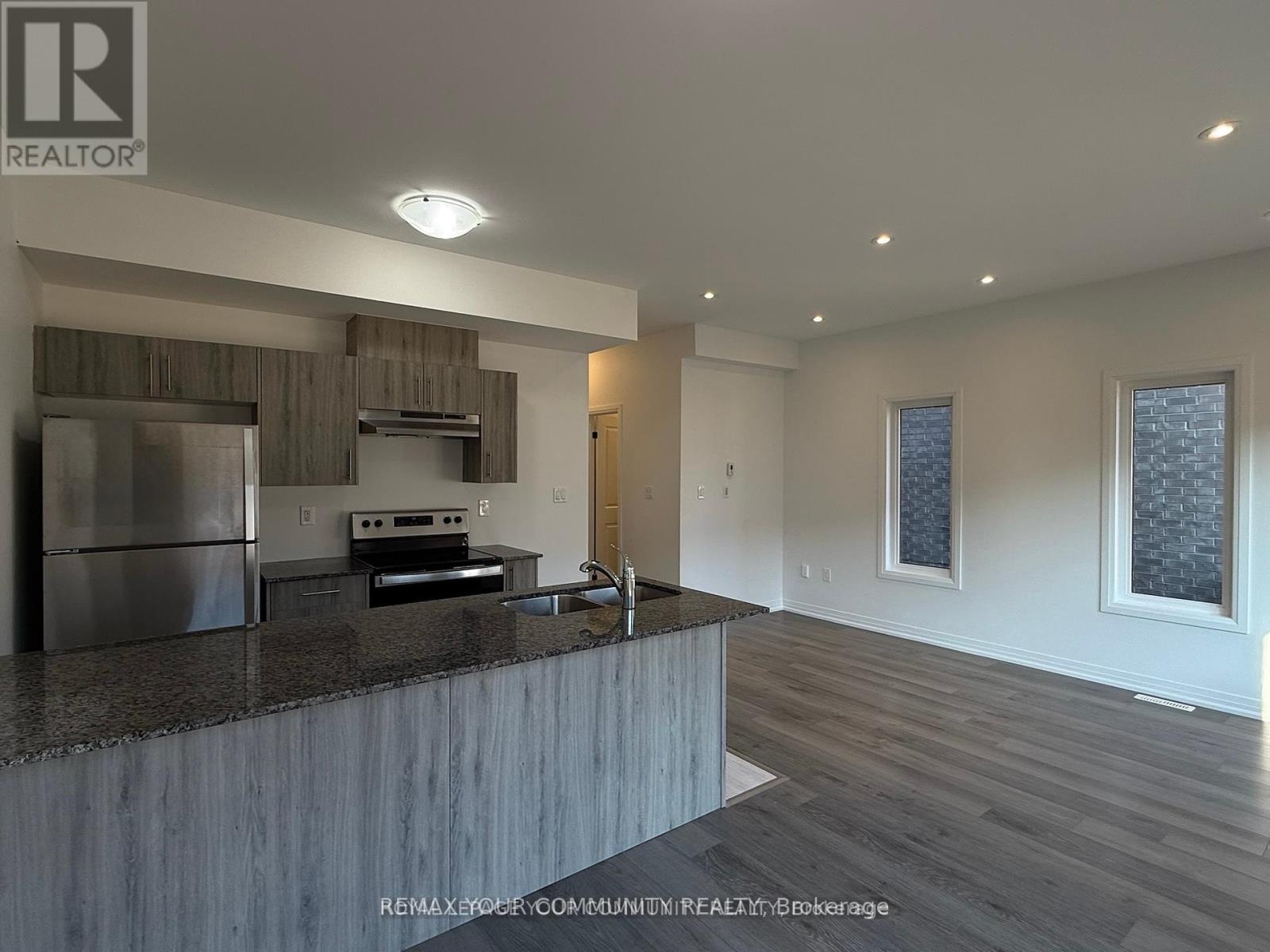 141 Turnberry Lane, Barrie (Painswick South), Ontario  L9J 0M4 - Photo 4 - S12983086