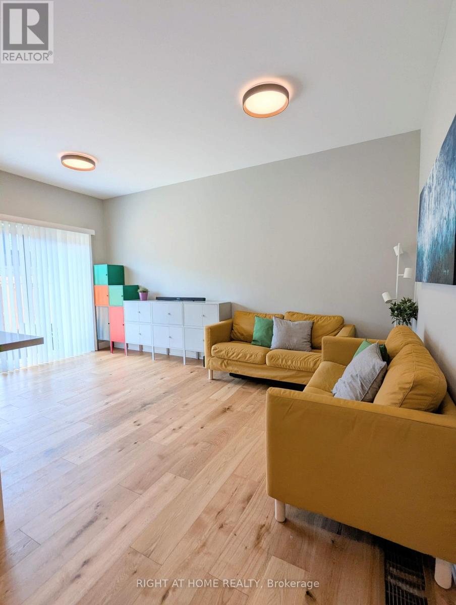 22 Westwood Avenue, Barrie, Ontario  L9J 0M6 - Photo 10 - S12983178