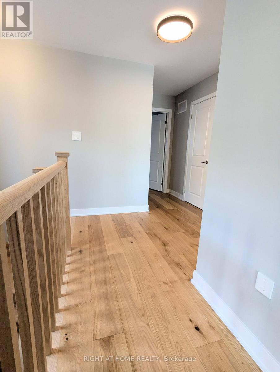 22 Westwood Avenue, Barrie, Ontario  L9J 0M6 - Photo 14 - S12983178