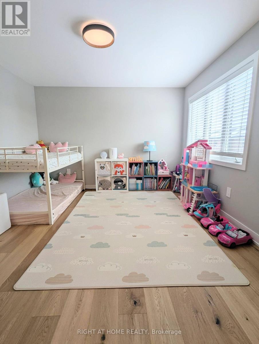 22 Westwood Avenue, Barrie, Ontario  L9J 0M6 - Photo 22 - S12983178