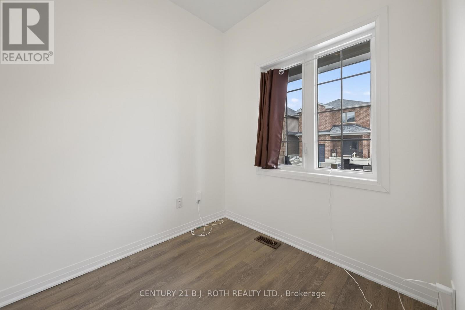 17 Bedford Estates Crescent, Barrie, Ontario  L4N 9K5 - Photo 5 - S12983270