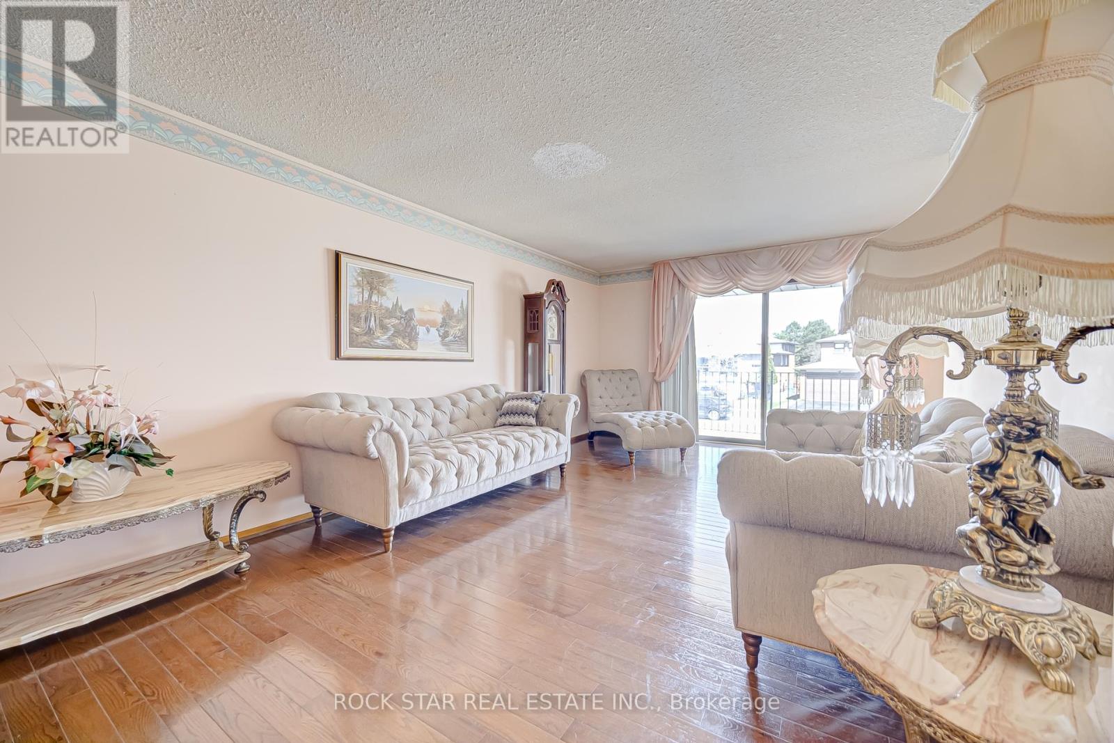 115 Glen Shields Avenue, Vaughan, Ontario L4K 1S9 - Photo 11 - N12980588