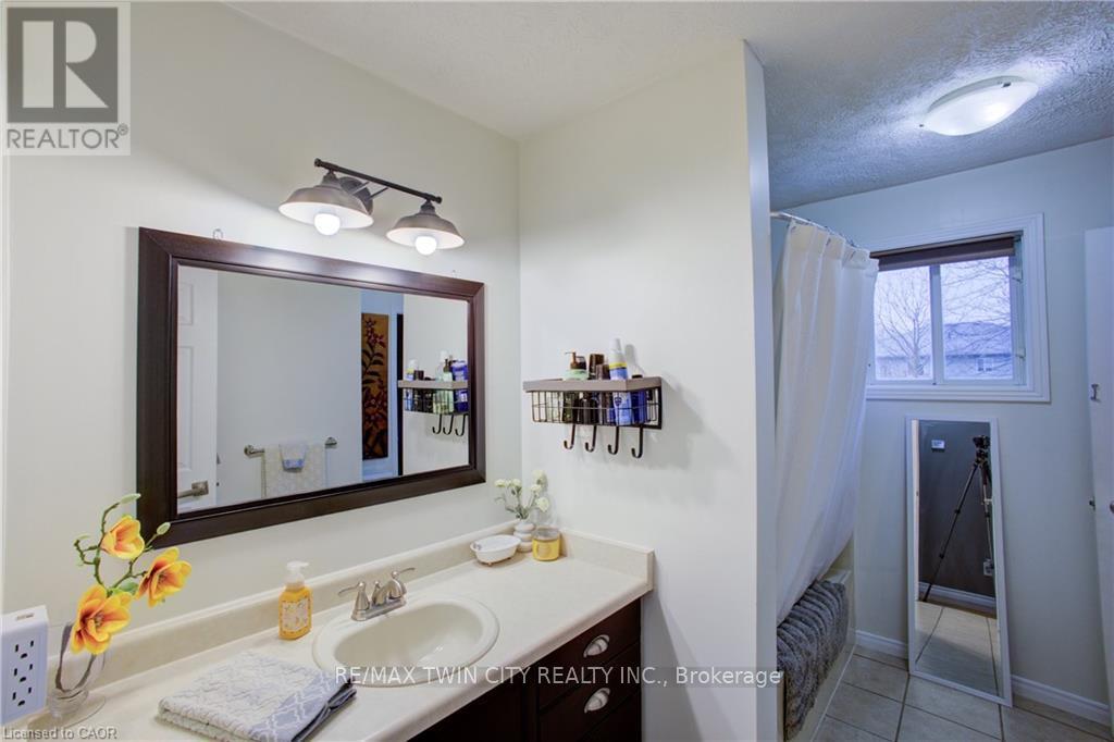 647 Kennard Crescent, Kincardine, Ontario  N2Z 1T4 - Photo 18 - X12911820