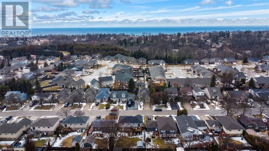 647 Kennard Crescent, Kincardine, Ontario  N2Z 1T4 - Photo 35 - X12911820