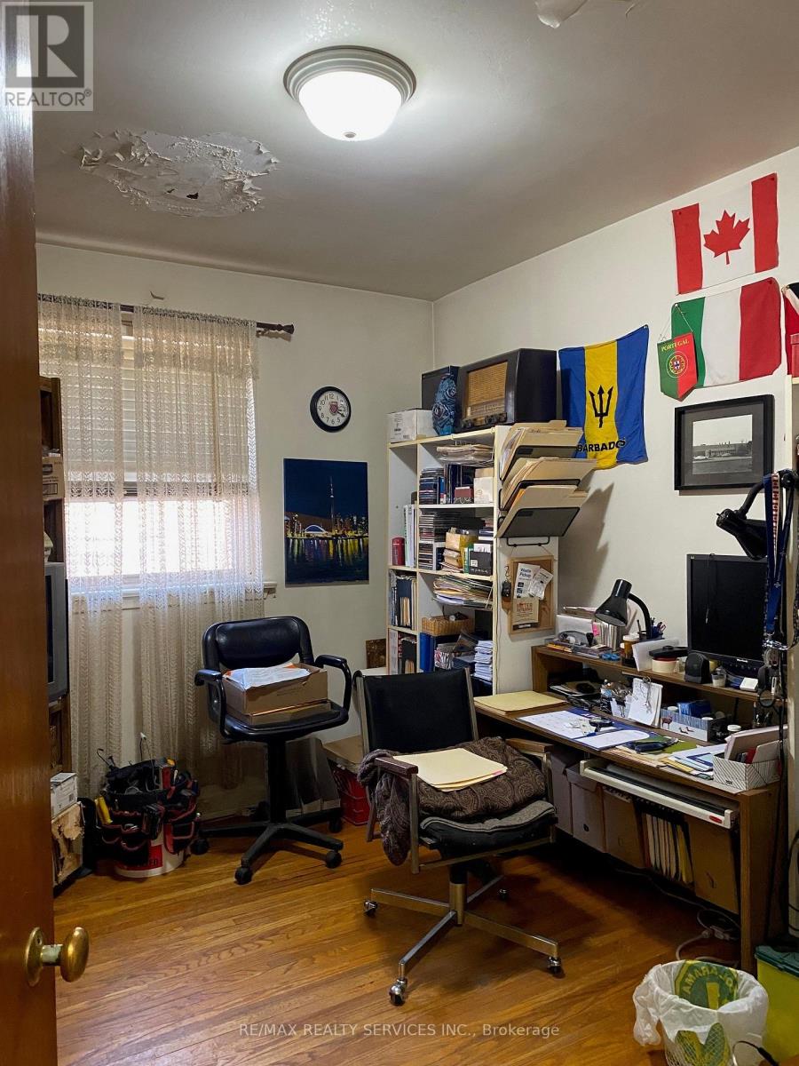 10 Jersey Avenue, Brampton, Ontario  L6W 1L6 - Photo 7 - W12982984