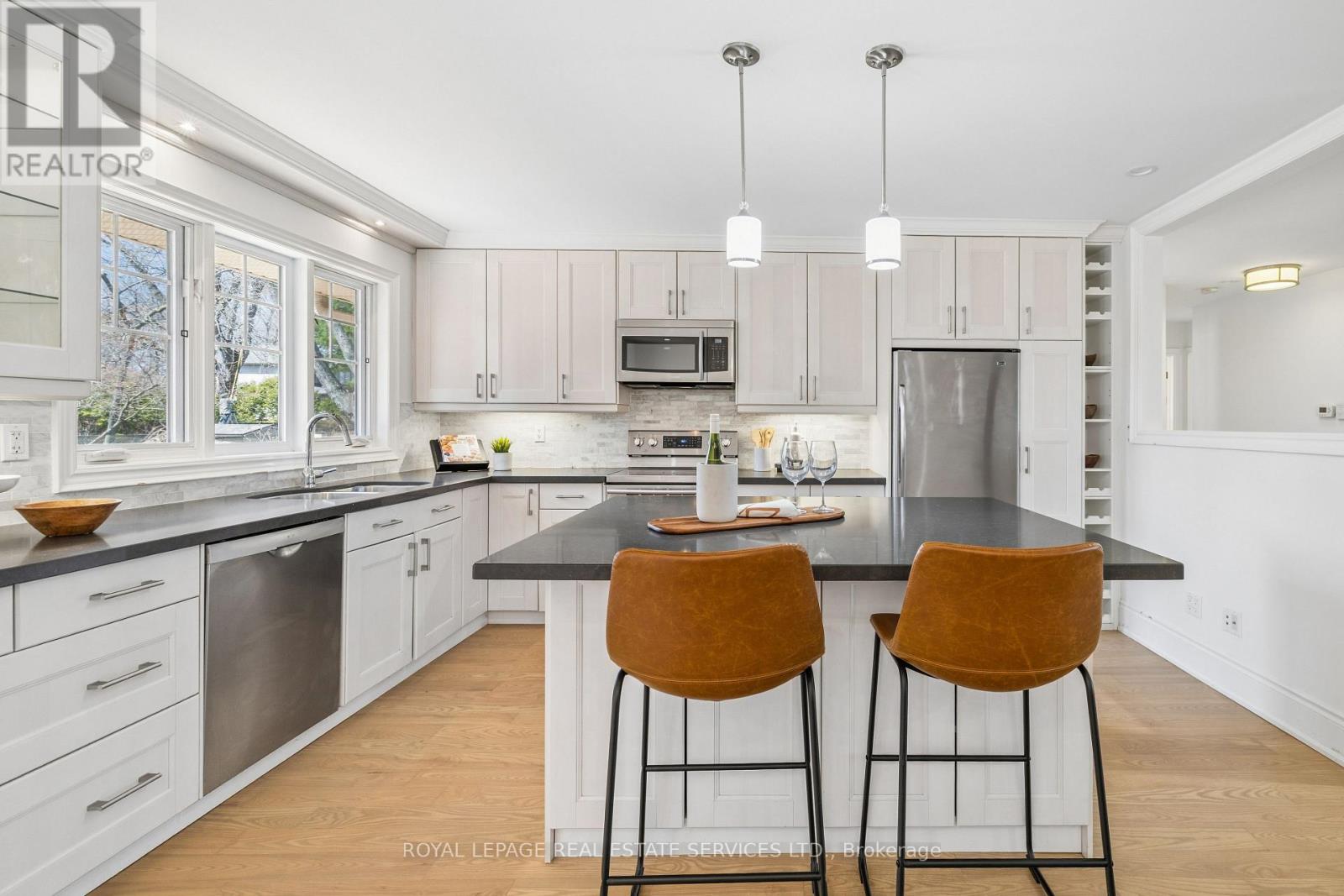 434 Winston Road, Oakville, Ontario  L6L 4W8 - Photo 11 - W12982986