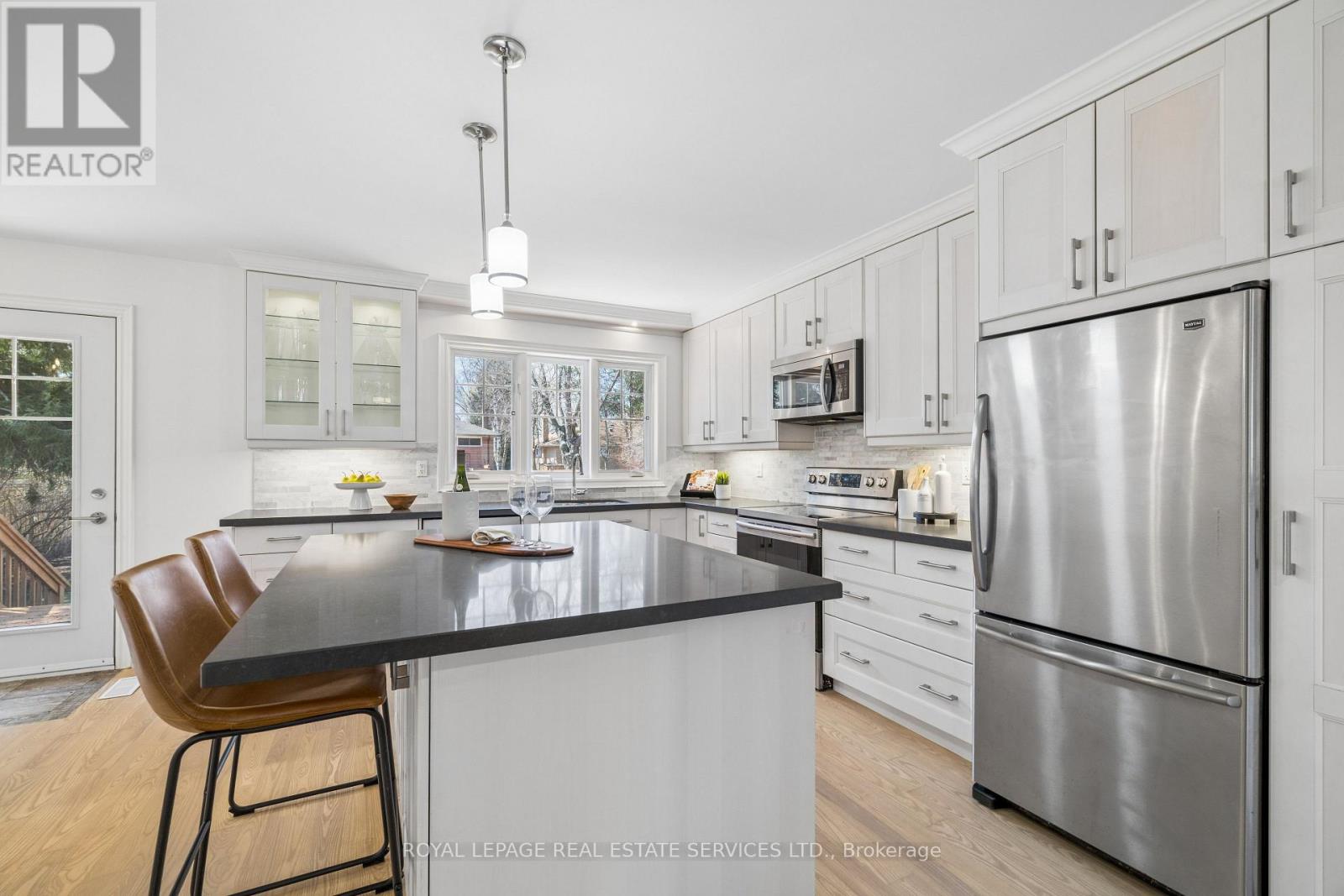 434 Winston Road, Oakville, Ontario  L6L 4W8 - Photo 13 - W12982986