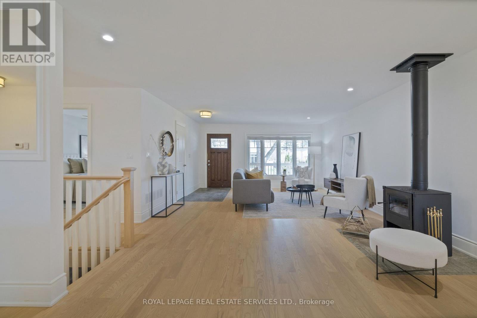 434 Winston Road, Oakville, Ontario  L6L 4W8 - Photo 6 - W12982986