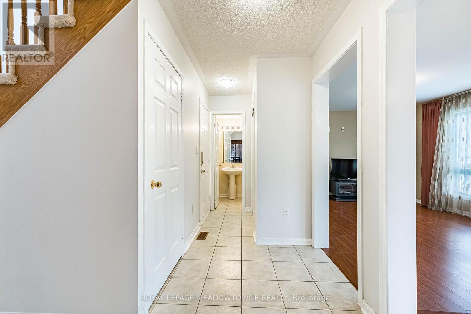 33 Sugarhill Drive, Brampton, Ontario  L7A 3L8 - Photo 17 - W12982988