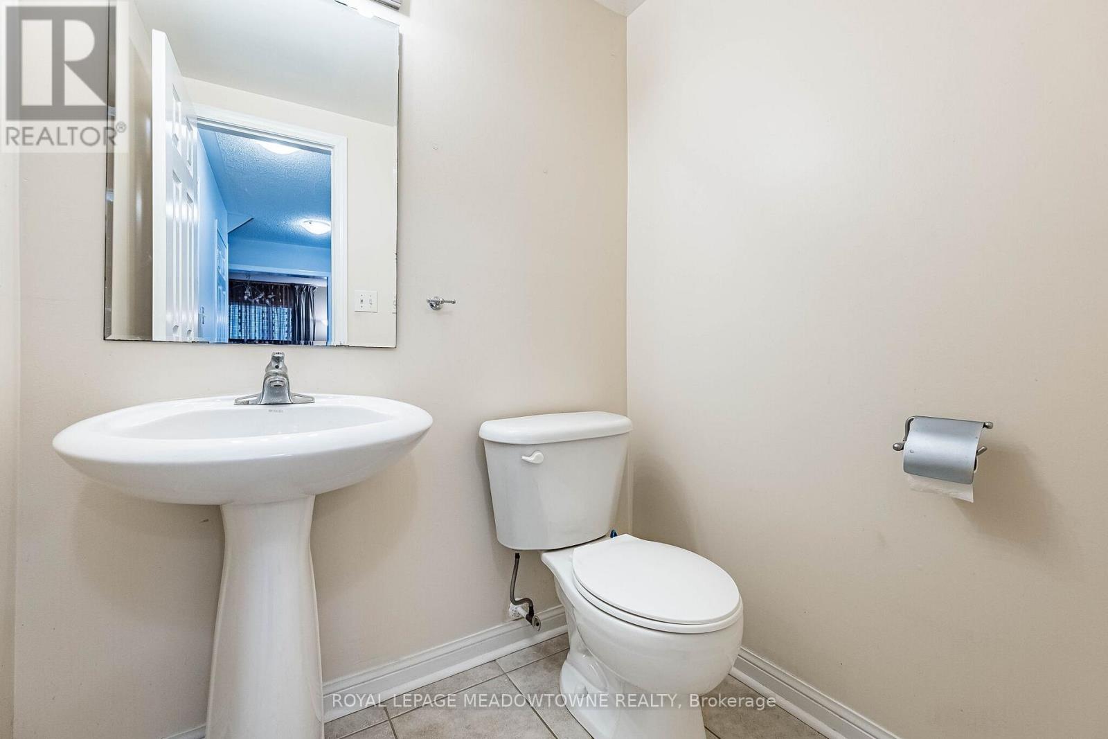 33 Sugarhill Drive, Brampton, Ontario  L7A 3L8 - Photo 19 - W12982988