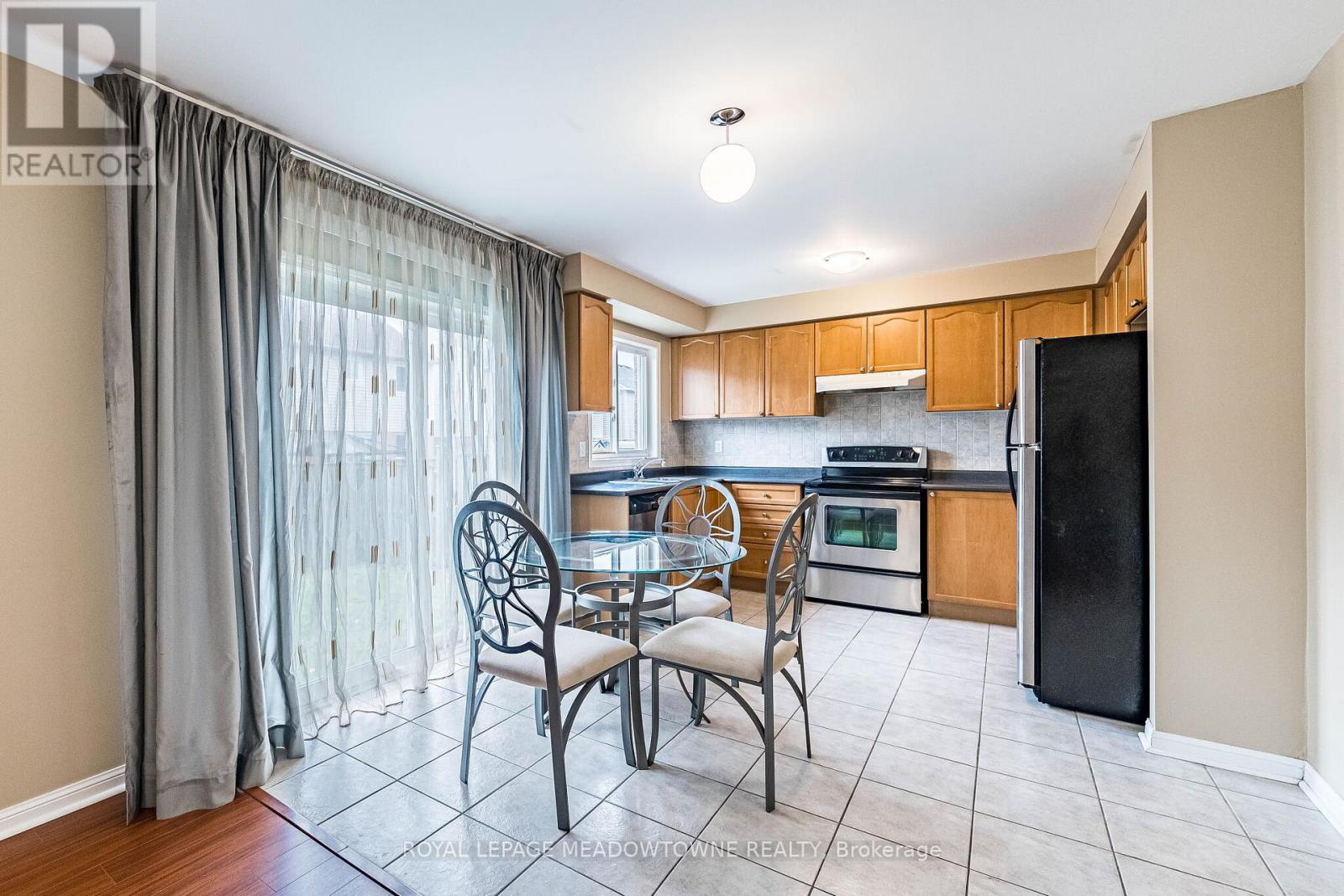 33 Sugarhill Drive, Brampton, Ontario  L7A 3L8 - Photo 20 - W12982988