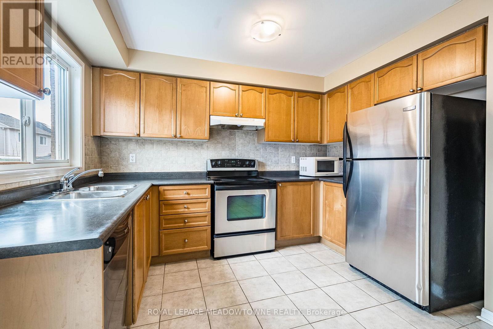 33 Sugarhill Drive, Brampton, Ontario  L7A 3L8 - Photo 23 - W12982988