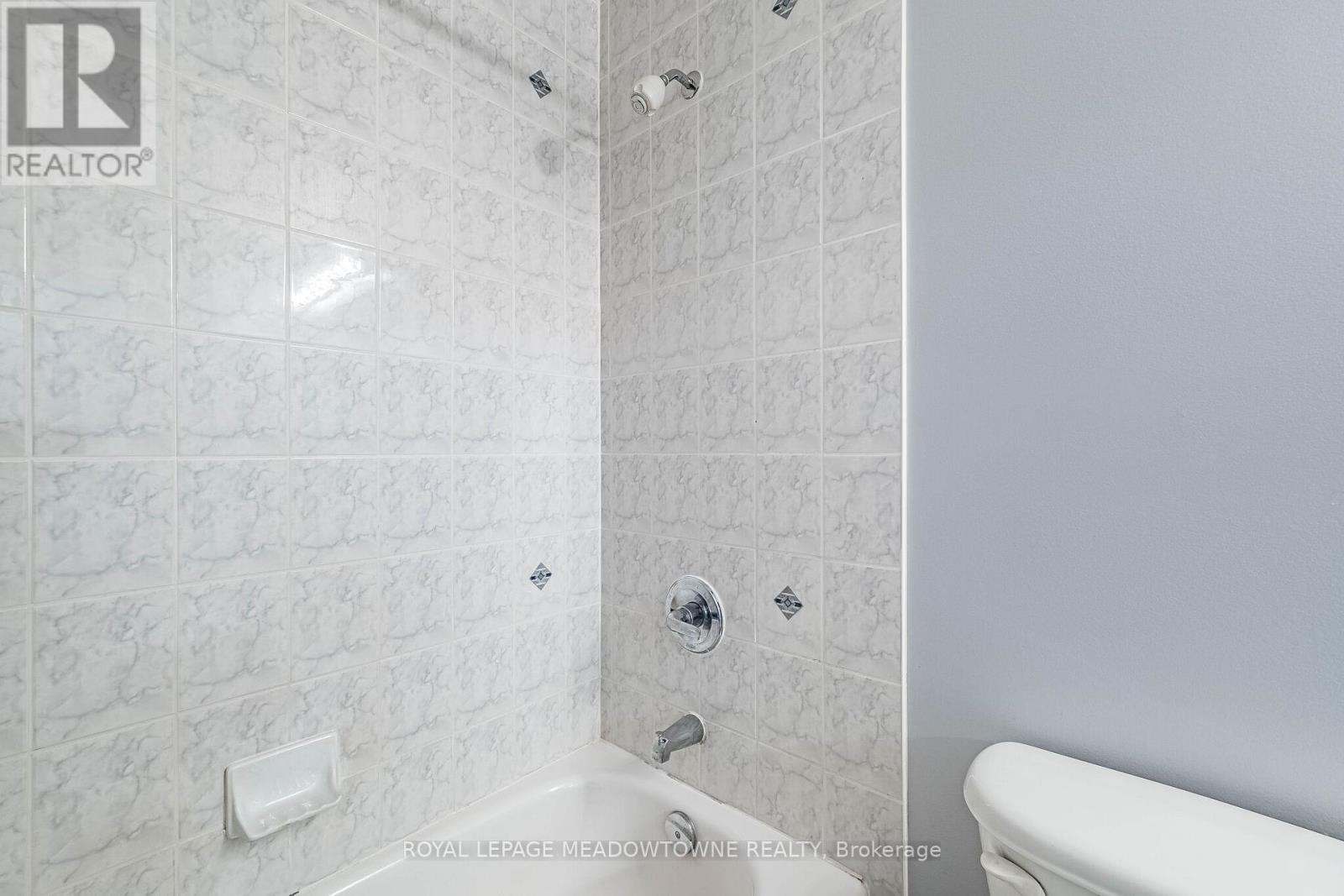 33 Sugarhill Drive, Brampton, Ontario  L7A 3L8 - Photo 41 - W12982988