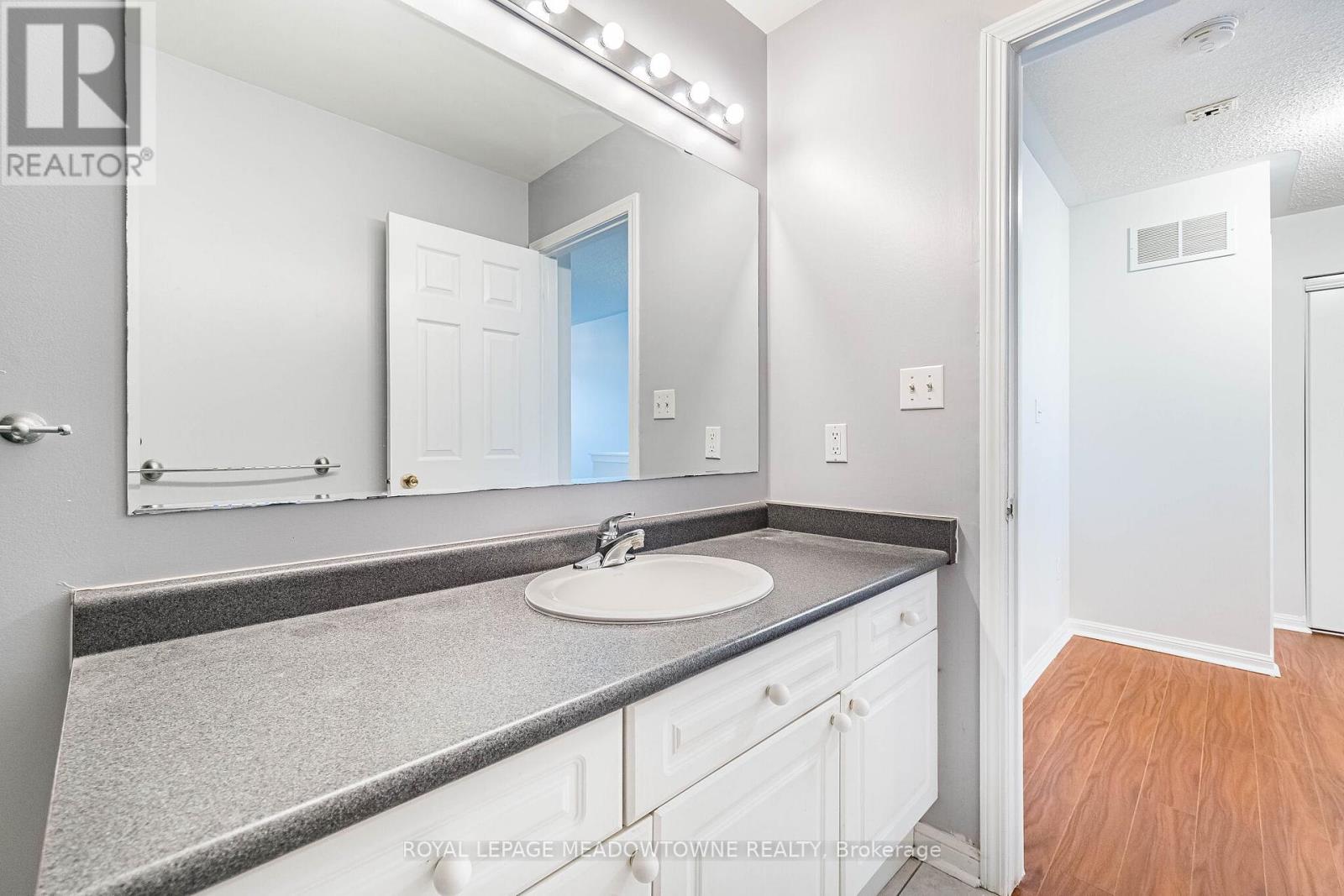 33 Sugarhill Drive, Brampton, Ontario  L7A 3L8 - Photo 42 - W12982988