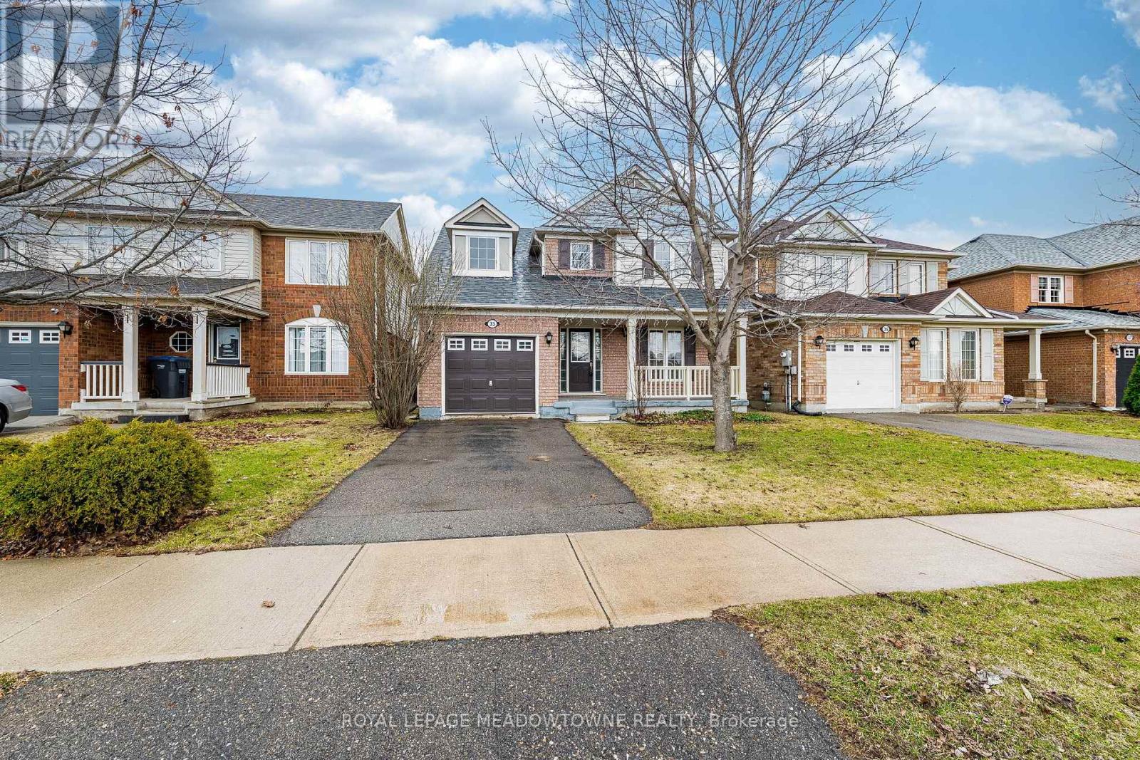 33 Sugarhill Drive, Brampton, Ontario  L7A 3L8 - Photo 5 - W12982988