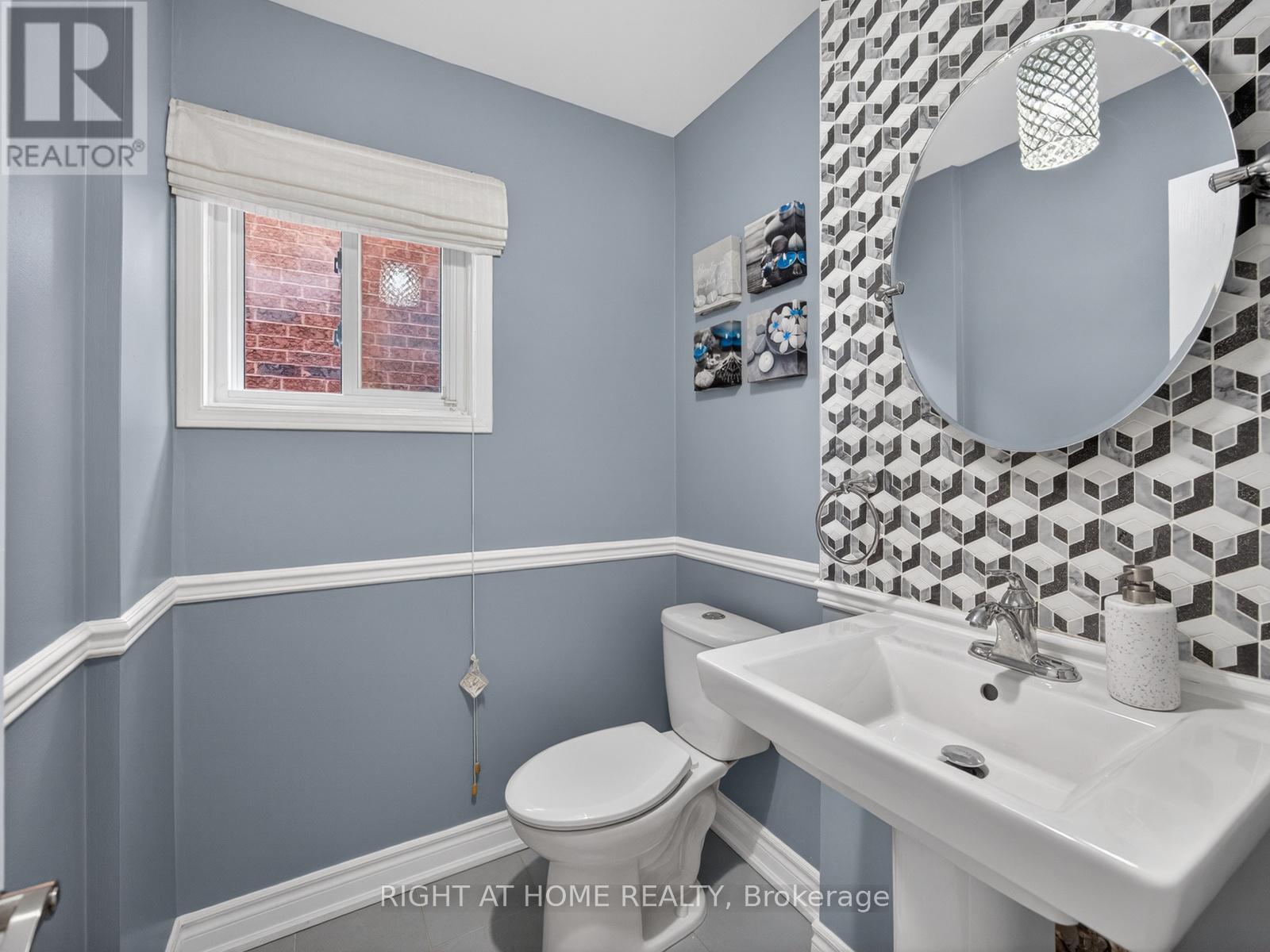 7068 Rosehurst Drive, Mississauga, Ontario  L5N 6Y8 - Photo 17 - W12983008