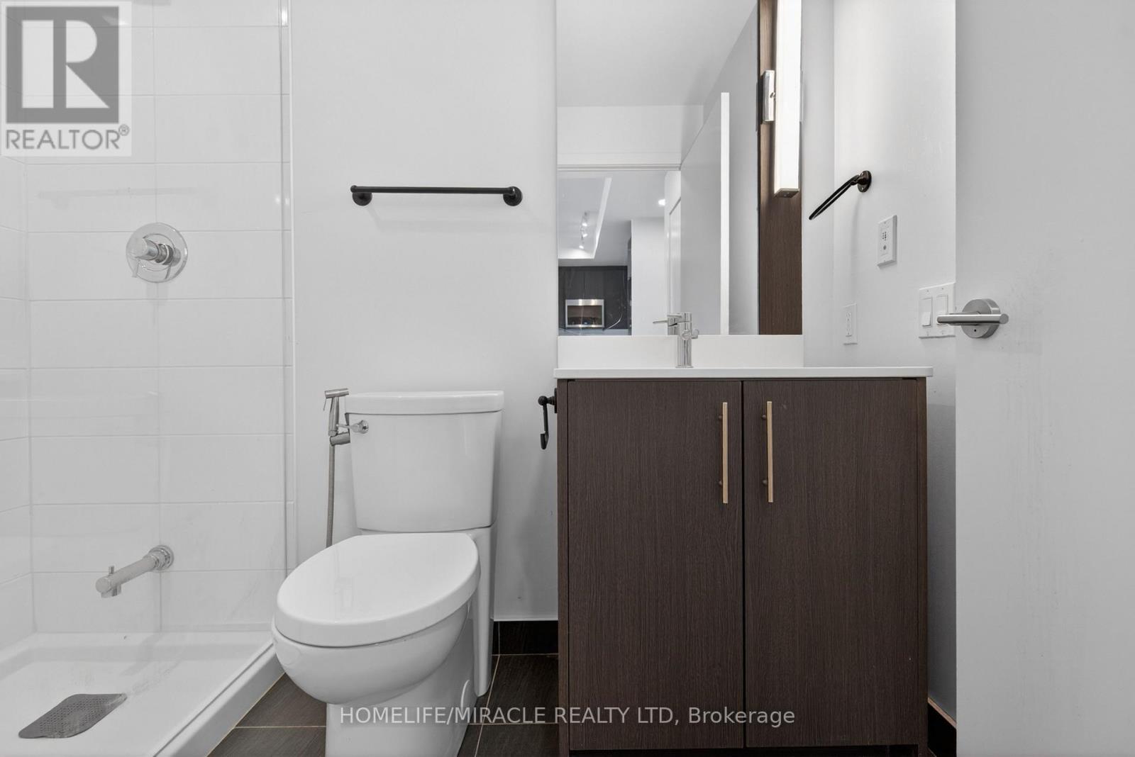 1105 - 225 Veterans Drive N, Brampton, Ontario  L7A 5L7 - Photo 34 - W12983010