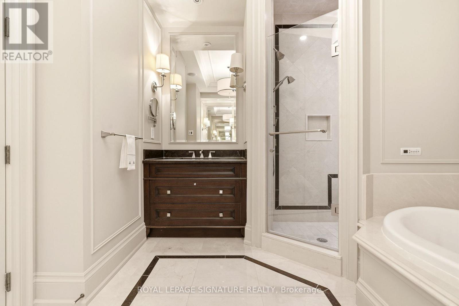 1101 - 111 Forsythe Street, Oakville, Ontario  L6K 3J9 - Photo 16 - W12983016