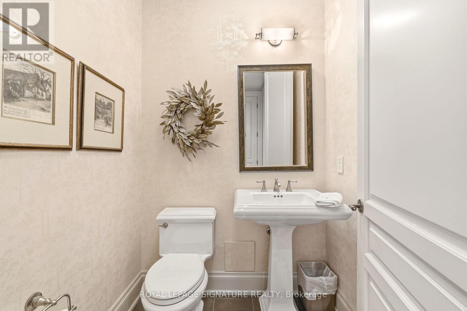 1101 - 111 Forsythe Street, Oakville, Ontario  L6K 3J9 - Photo 7 - W12983016