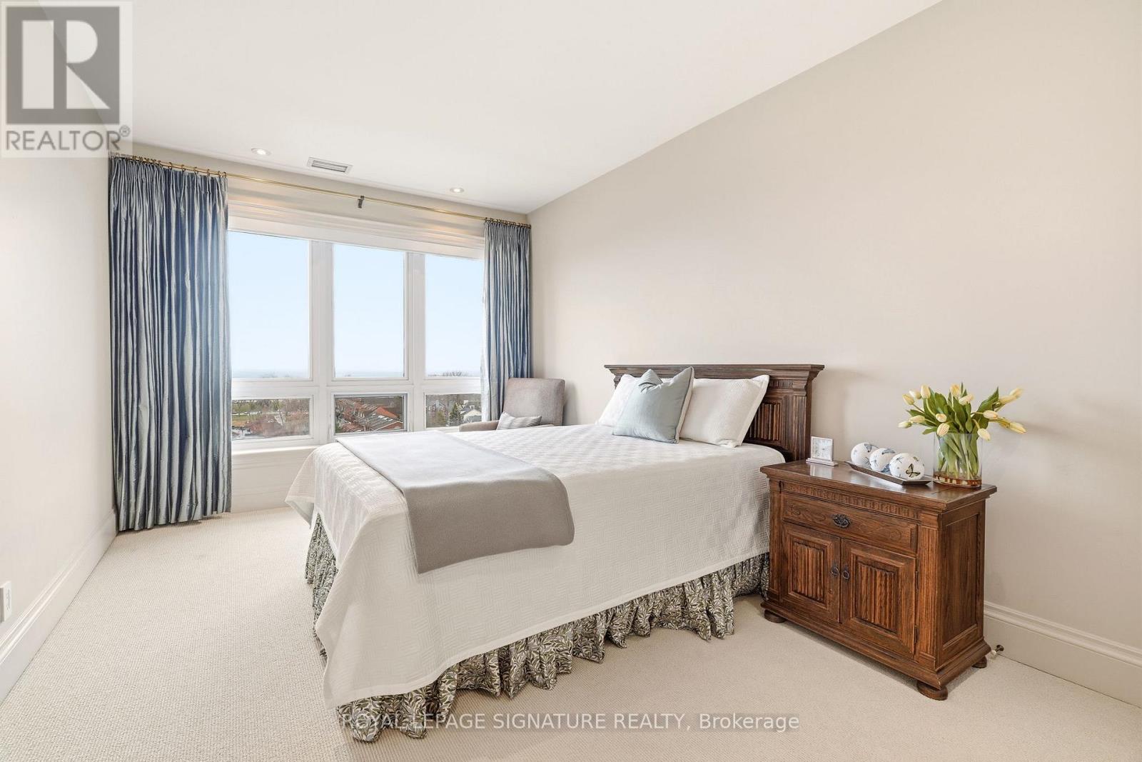 1101 - 111 Forsythe Street, Oakville, Ontario  L6K 3J9 - Photo 8 - W12983016