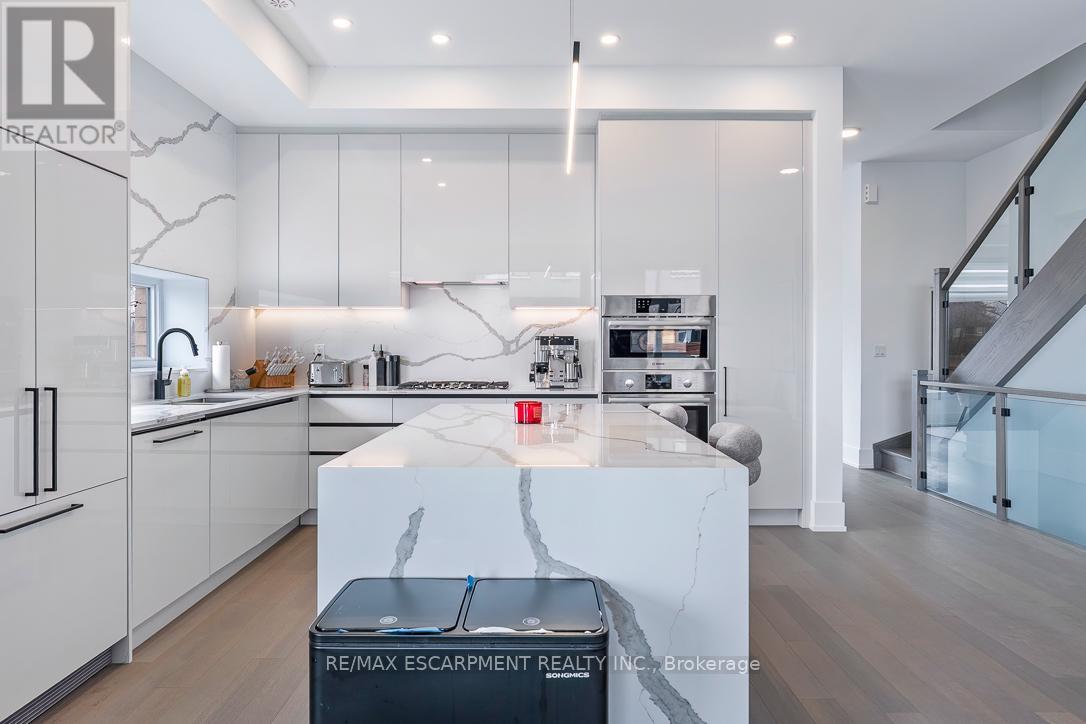 98 - 35 Lou Parson Way, Mississauga, Ontario  L5H 0B2 - Photo 14 - W12983084