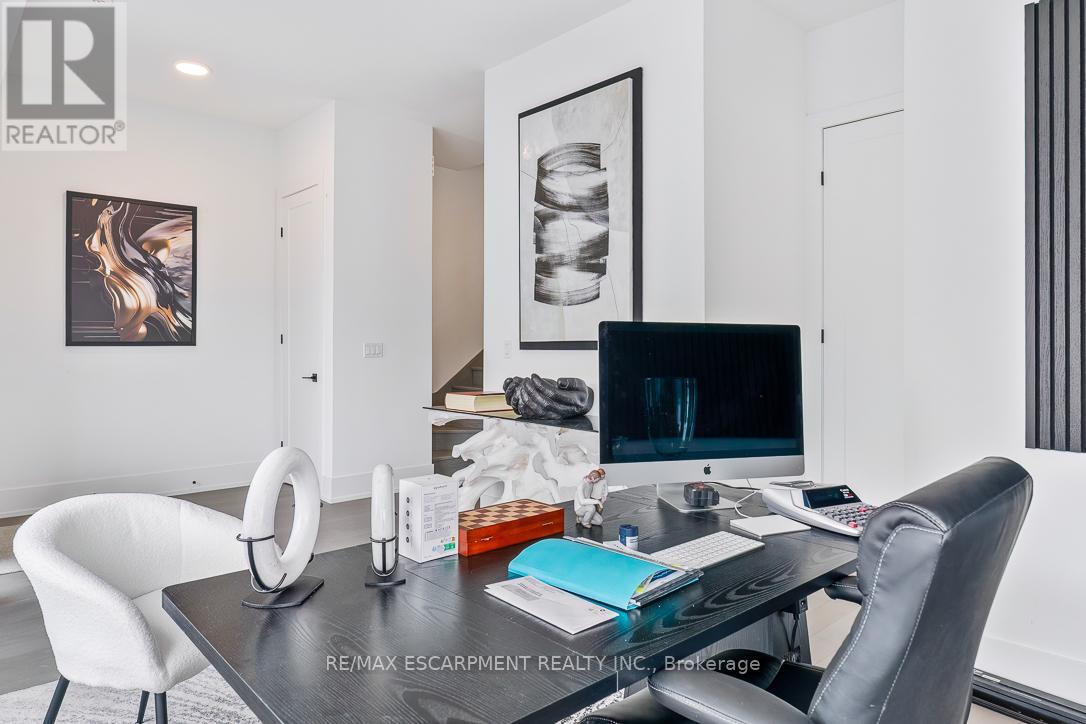 98 - 35 Lou Parson Way, Mississauga, Ontario  L5H 0B2 - Photo 8 - W12983084