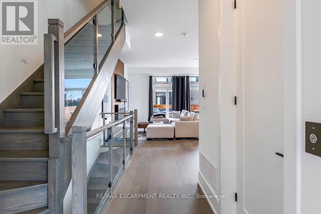 98 - 35 Lou Parson Way, Mississauga, Ontario  L5H 0B2 - Photo 9 - W12983084