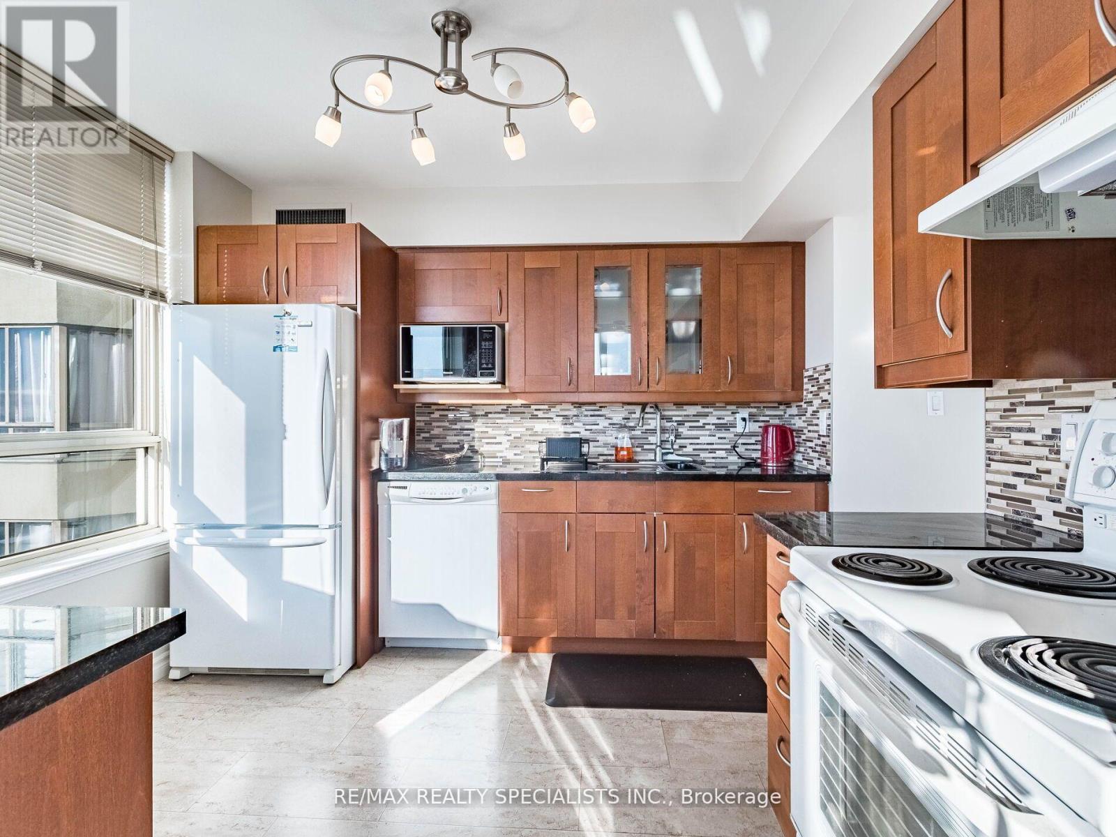 801 - 3605 Kariya Drive, Mississauga, Ontario  L5B 3J4 - Photo 14 - W12983090